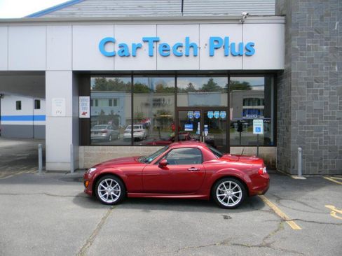 Used 2010 MAZDA MX-5 Miata Grand Touring w/ Premium Pkg RWD image 9