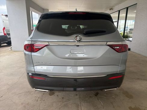 Used 2023 Buick Enclave Essence FWD image 4