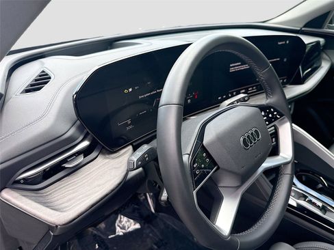 Certified 2025 Audi Q5 Premium w/ Premium Plus AWD/4WD image 9