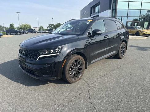 Certified 2022 Kia Sorento SX FWD image 1