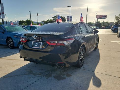 Used 2023 Toyota Camry SE FWD image 10