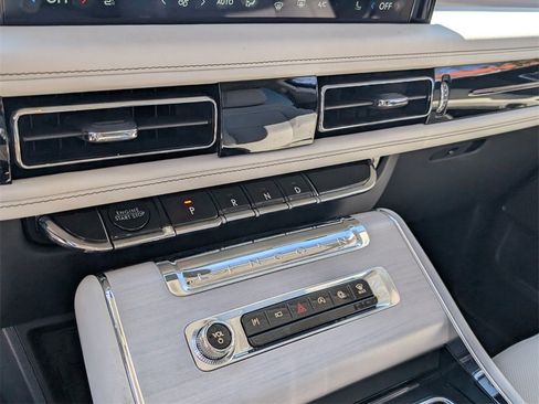 Used 2025 Lincoln Aviator Reserve w/ Illumination Package image 22