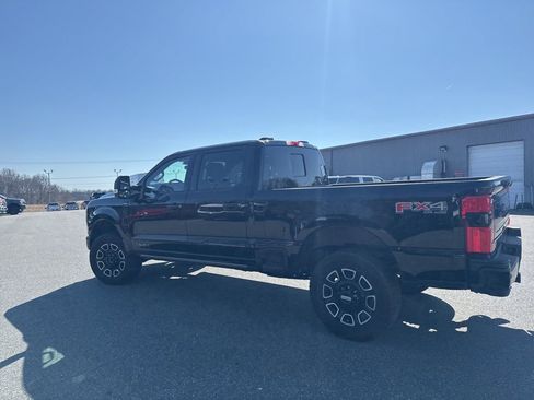 Used 2025 Ford F350 Platinum w/ FX4 Off-Road Package image 4