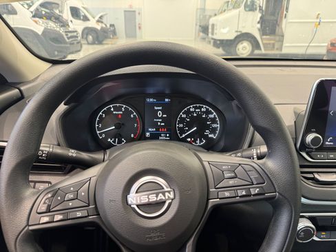 Used 2025 Nissan Altima 2.5 S FWD image 15