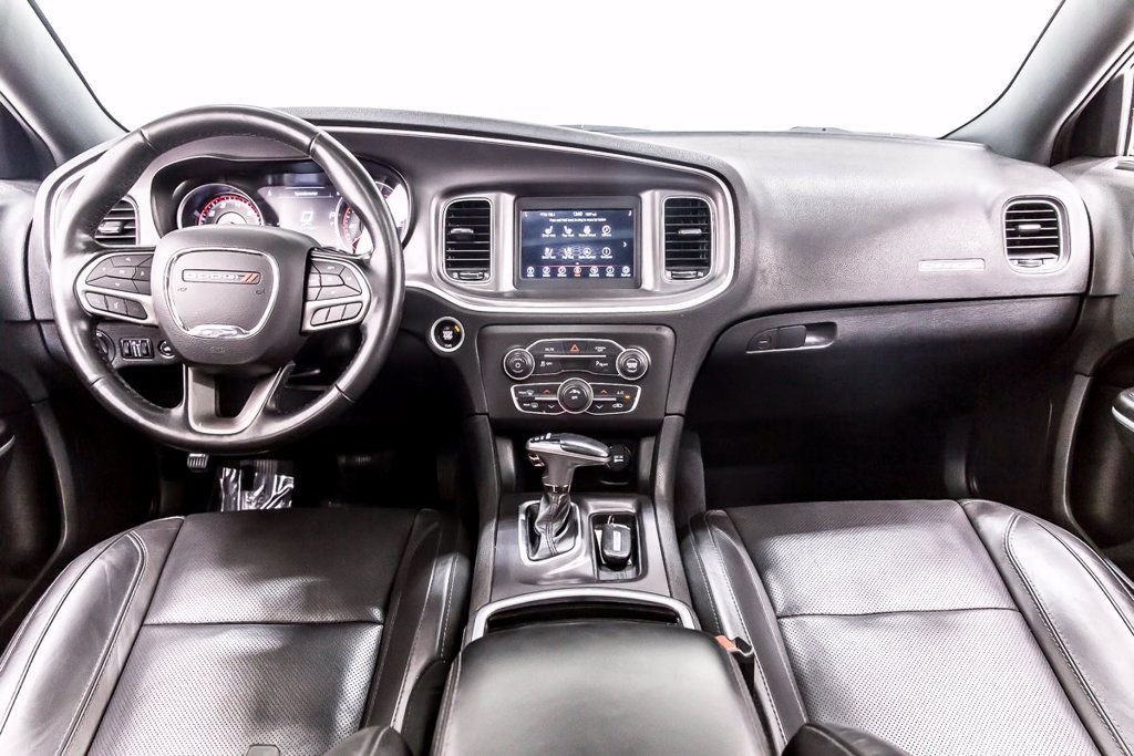 Used 2022 Dodge Charger SXT w/ Leather Interior Group RWD image 18