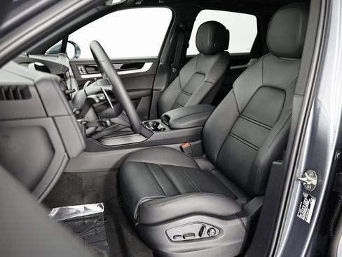 New 2026 Porsche Cayenne image 5