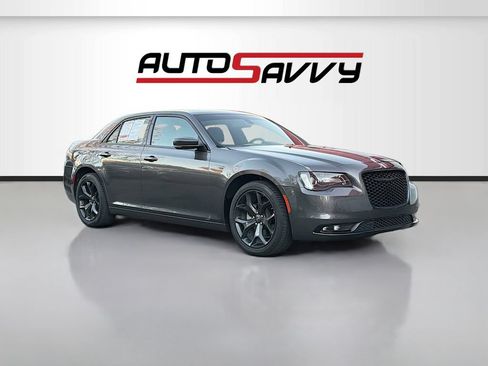 Used 2022 Chrysler 300 S RWD image 1