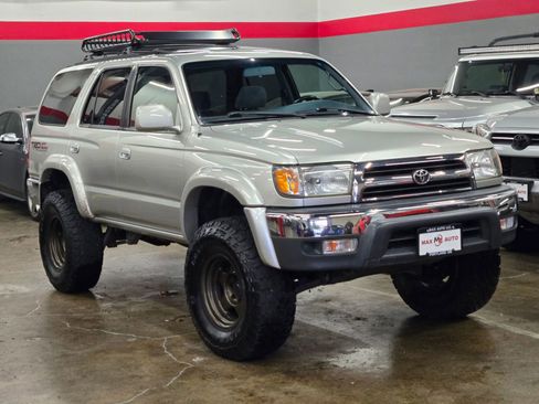 Used 2000 Toyota 4Runner SR5 image 1