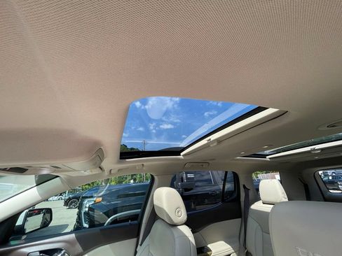 Used 2018 GMC Acadia Denali w/ Technology Package AWD/4WD image 12