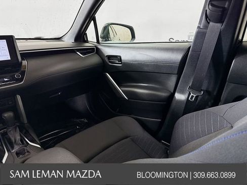 Used 2024 Toyota Corolla Cross AWD Hybrid w/ Moonroof Package image 22