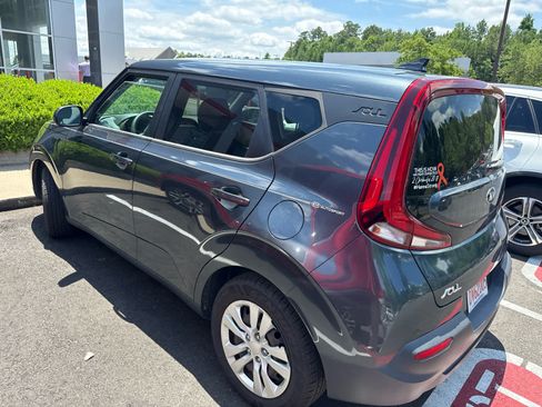 Used 2020 Kia Soul LX FWD image 5