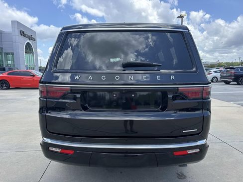 Used 2024 Jeep Wagoneer Series III AWD/4WD image 6