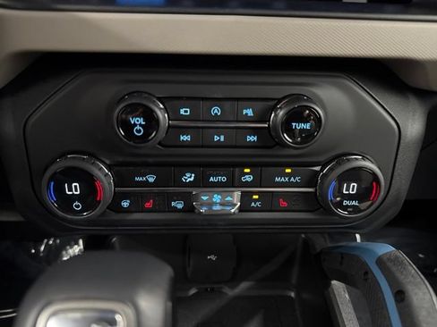 Used 2023 Ford Bronco Wildtrak AWD/4WD image 36
