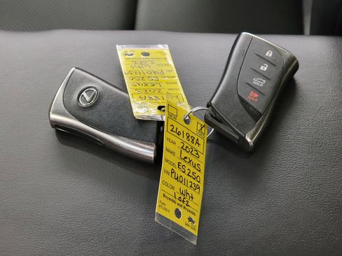 Used 2023 Lexus ES 250 w/ Premium Package AWD/4WD image 28