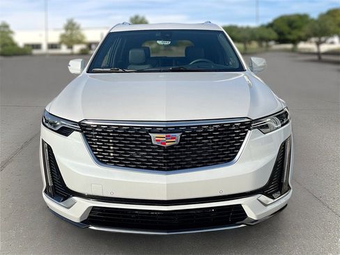 New 2025 Cadillac XT6 Premium Luxury w/ Technology Package image 2
