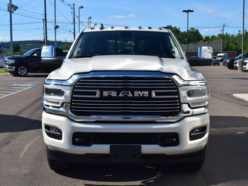 Used 2023 RAM 3500 Laramie AWD/4WD image 3