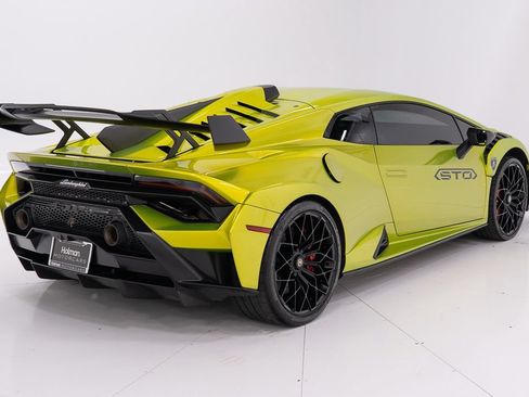 Used 2023 Lamborghini Huracan STO RWD image 5