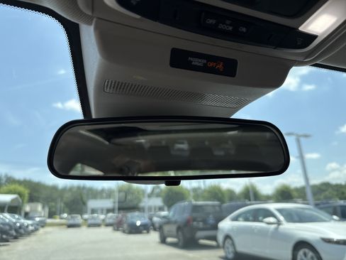 Certified 2023 Honda Accord EX image 27