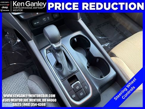 Used 2019 Hyundai Santa Fe SEL w/ Cargo Package FWD image 17