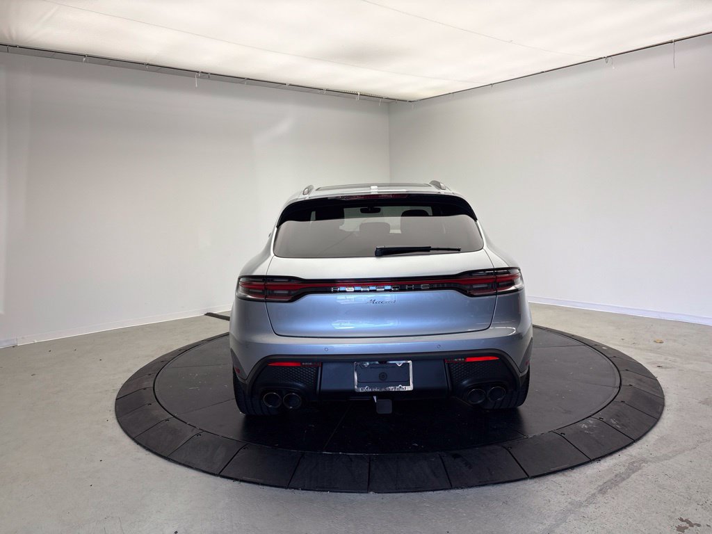 Certified 2026 Porsche Macan AWD/4WD image 4