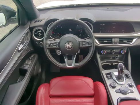 Used 2024 Alfa Romeo Stelvio Veloce image 19