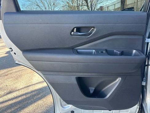New 2025 Nissan Pathfinder SV w/ SV Premium Package image 24