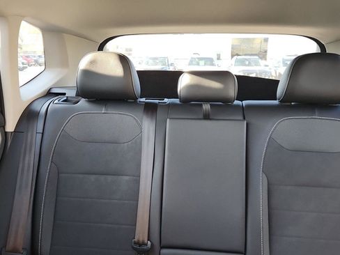 Used 2024 Volkswagen Taos SE image 18