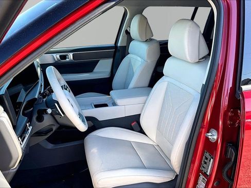 Used 2025 Hyundai Santa Fe SEL FWD image 25