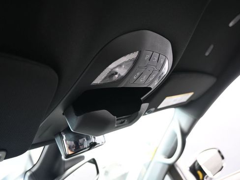 Used 2025 Chrysler Pacifica Select FWD image 25