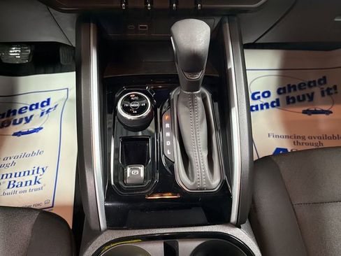 Used 2023 Chevrolet Colorado Trail Boss image 22