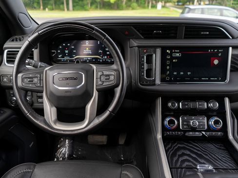 Used 2023 GMC Yukon XL Denali w/ Denali Reserve Package AWD/4WD image 14