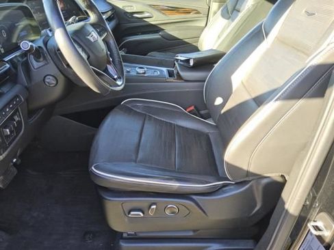 Used 2023 Cadillac Escalade ESV Premium Luxury w/ Performance Package AWD/4WD image 4