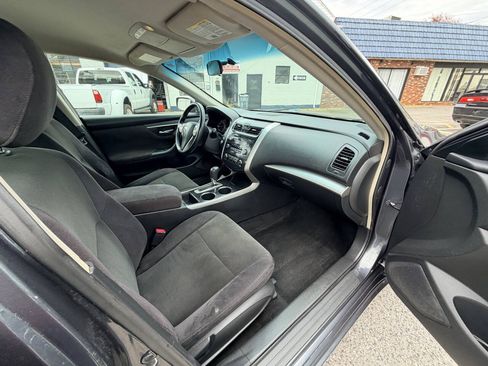 Used 2013 Nissan Altima 2.5 S FWD image 19