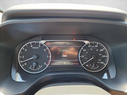 Used 2025 Nissan Rogue SV FWD image 20