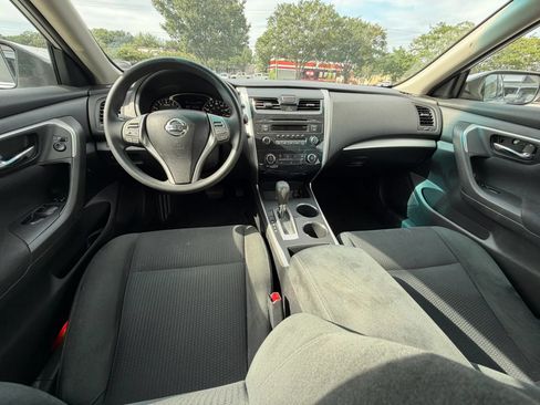 Used 2015 Nissan Altima 2.5 S w/ Power Driver Seat Package FWD image 12