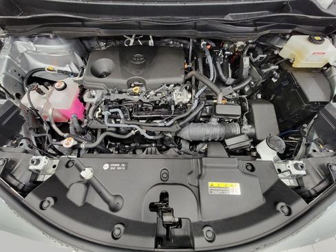 Used 2025 Toyota Sienna LE image 8