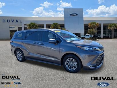 Used 2022 Toyota Sienna XLE