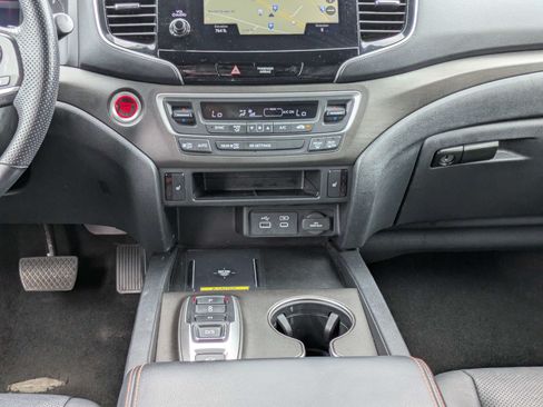 Certified 2024 Honda Passport TrailSport image 26