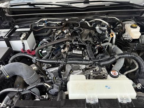 Used 2024 Toyota Tacoma Limited w/ Limited Package (LT) image 36