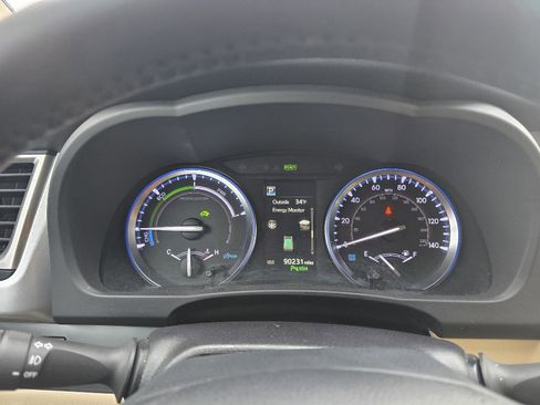 Used 2019 Toyota Highlander Limited image 16