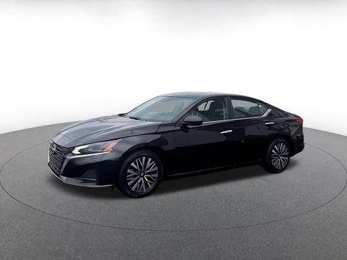 Used 2025 Nissan Altima 2.5 SV image 7