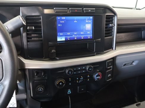 Used 2024 Ford F250 XL w/ XL Chrome Package RWD image 5