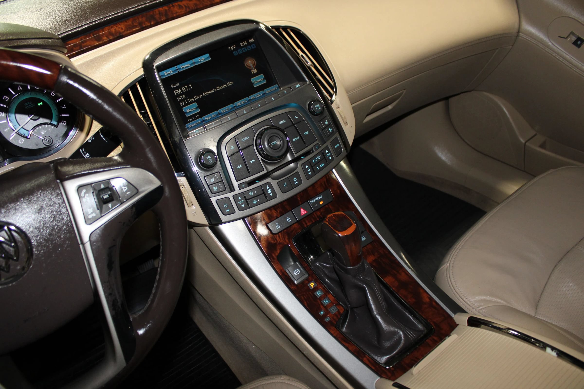 Used 2012 Buick LaCrosse Premium FWD image 17