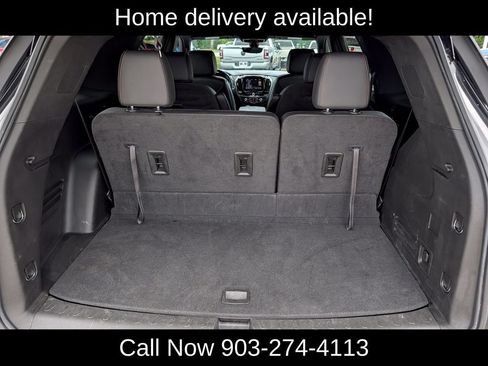 Used 2023 Chevrolet Traverse RS FWD image 30
