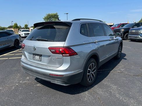 Used 2021 Volkswagen Tiguan SE w/ Panoramic Sunroof Package AWD/4WD image 9