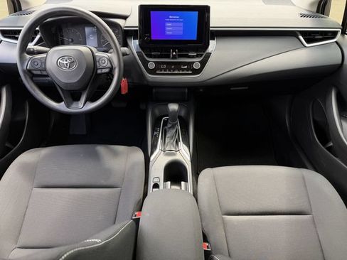 Used 2025 Toyota Corolla LE FWD image 11