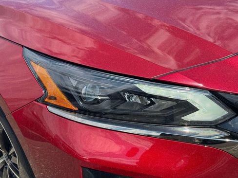 Used 2025 Nissan Altima 2.5 SR w/ SR Premium Package FWD image 9
