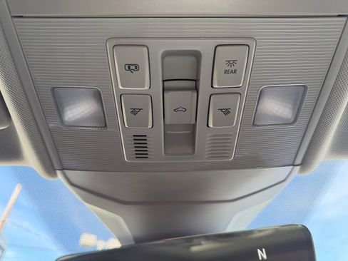 Used 2022 Volkswagen Jetta SE image 28