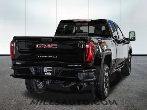 Used 2025 GMC Sierra 3500 Denali w/ Denali Reserve Package AWD/4WD image 7