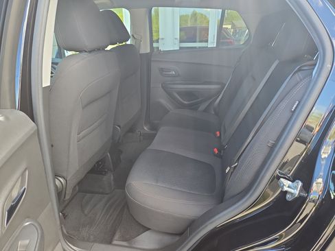 Used 2022 Chevrolet Trax LS w/ Tint and Cruise Package image 11